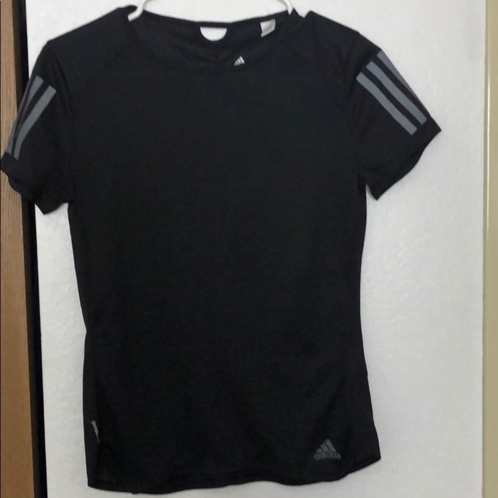 Short sleeve black tee